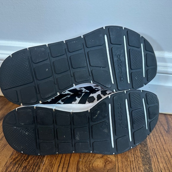 Adidas Swift Run- Leopard Sz 6.5 - Picture 7 of 7